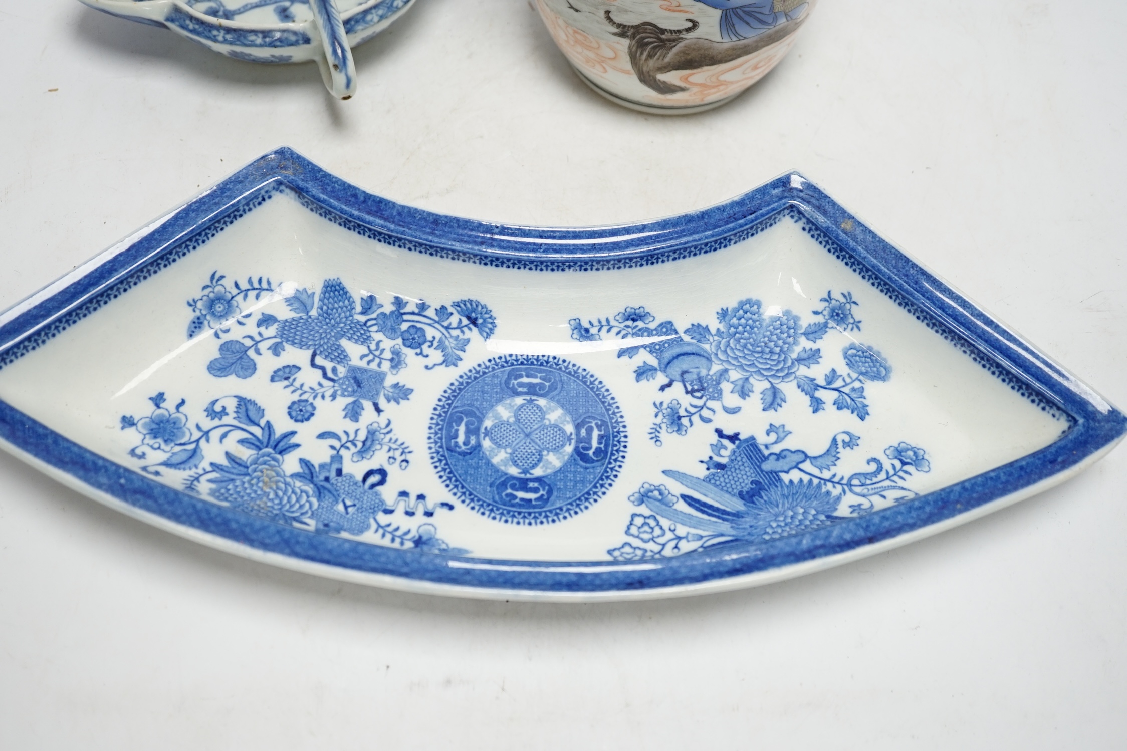 A Chinese republic era porcelain vase, 24.5cm, an 18th century Chinese export double lipped sauceboat and a pearlware sectional blue and white entrée dish (3)